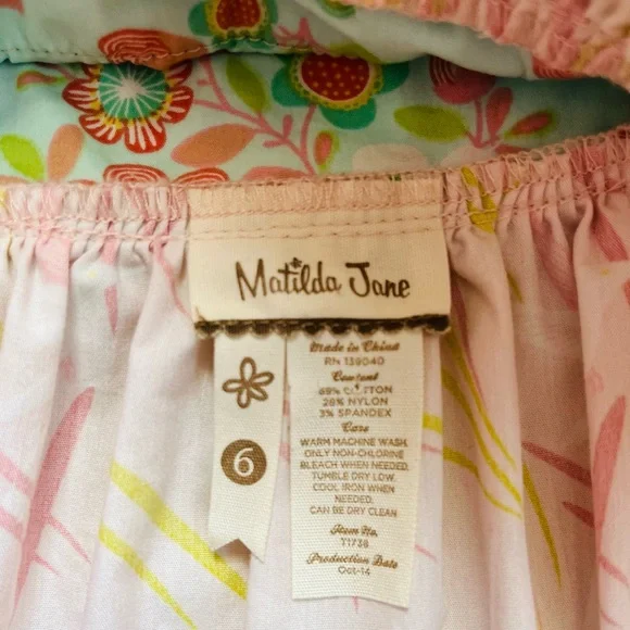 Matilda Jane spring knot top with detachable apron. - Picture 4 of 5